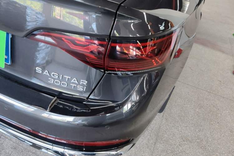 Used Volkswagen Sagitar 2025 300TSI DSG Excellence Edition Right Rear Taillight