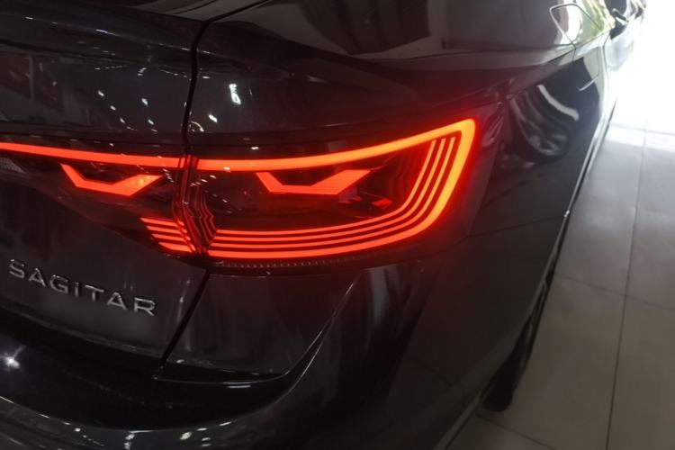 Used Volkswagen Sagitar 2025 Revised Version Three 300TSI DSG Excellence Edition Right Rear Taillight