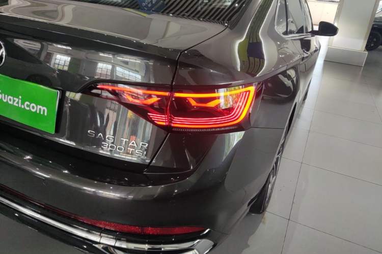 Used Volkswagen Sagitar 2025 300TSI DSG Excellence Edition Right Rear Taillight
