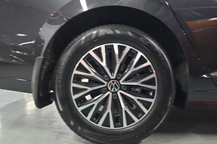 Used Volkswagen Sagitar 2025 200TSI DSG Flyover Edition Right Rear Wheel Hub