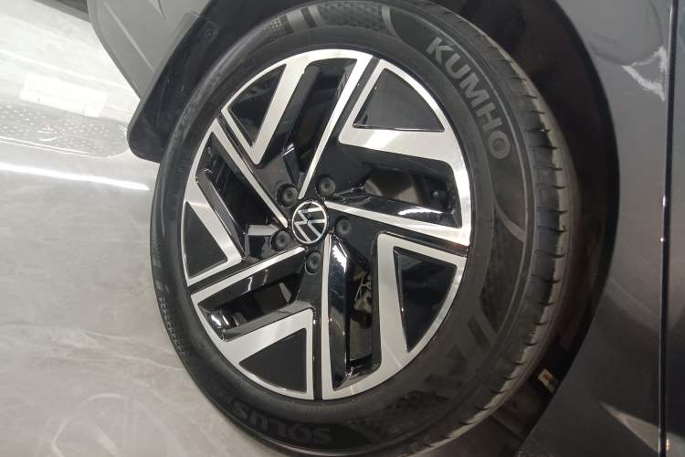 Used Volkswagen Sagitar 2025 Revised Version Three 300TSI DSG Excellence Edition Right Rear Wheel Hub