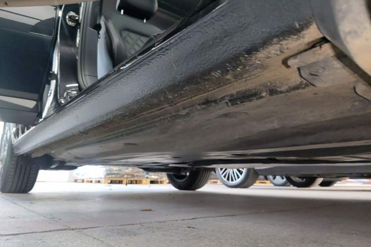 Used Volkswagen Sagitar 2025 300TSI DSG Excellence Edition Right Side Sill