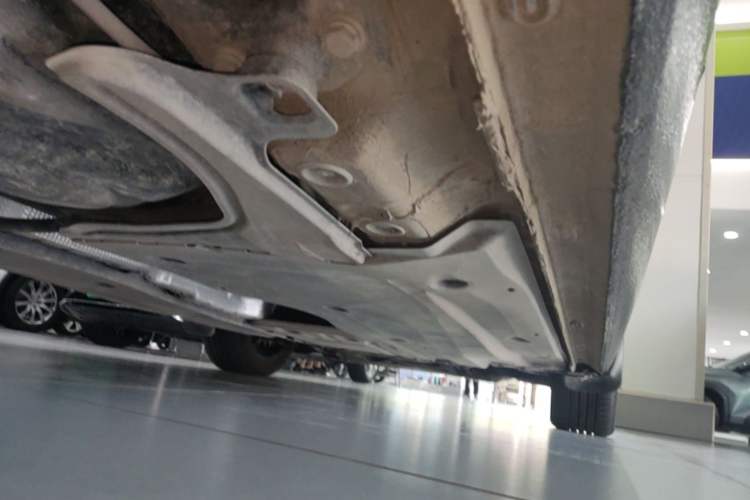 Used Volkswagen Sagitar 2025 300TSI DSG Excellence Edition Right Side Sill