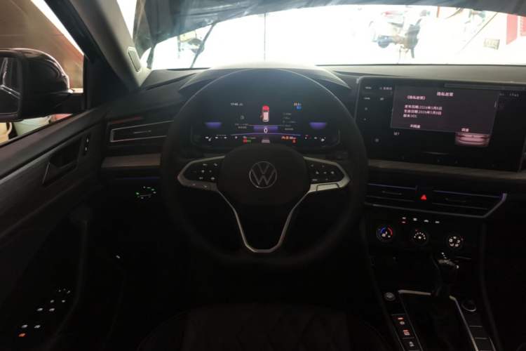 Used Volkswagen Sagitar 2025 Revised Version Three 300TSI DSG Excellence Edition Steering Wheel