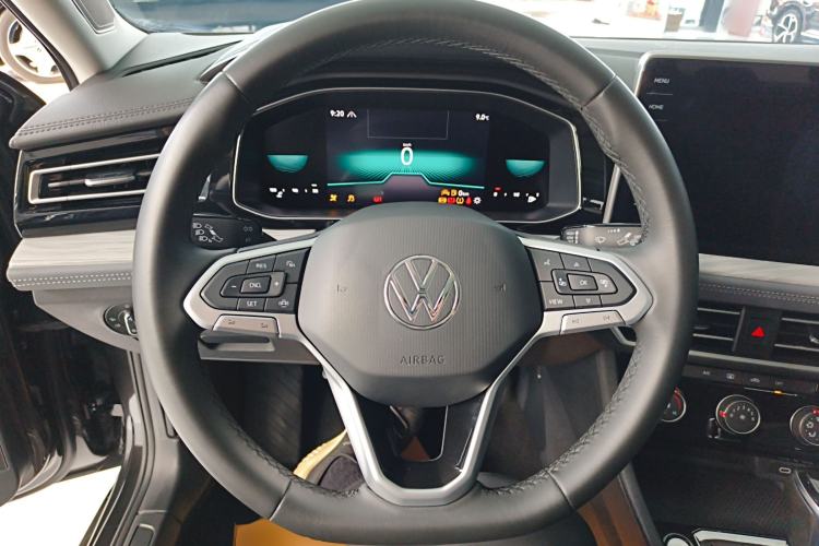 Used Volkswagen Sagitar 2025 300TSI DSG Excellence Edition Steering Wheel