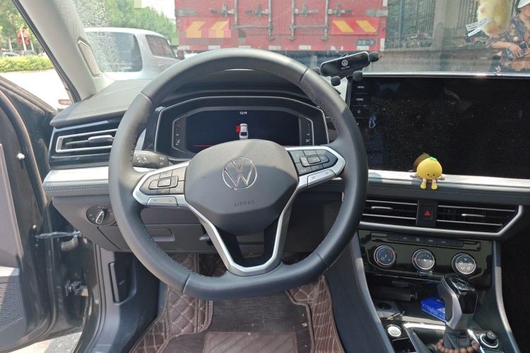 Used Volkswagen Sagitar 2025 300TSI DSG Excellence Edition Steering Wheel