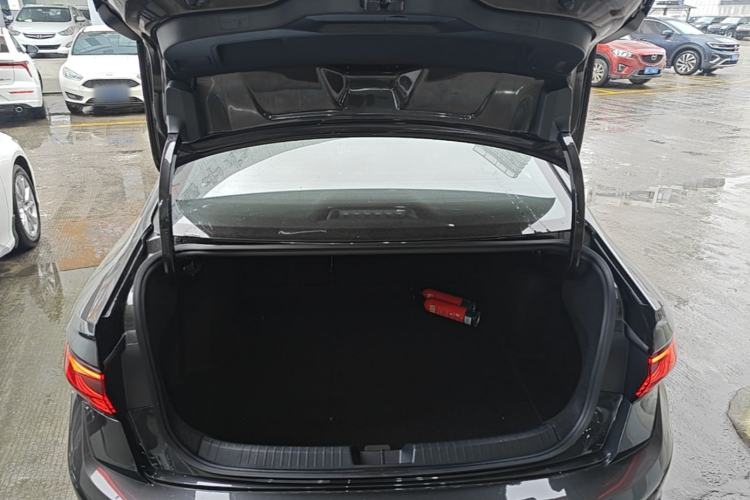 Used Volkswagen Sagitar 2025 Revised Version 2 300TSI DSG Excellence Edition Trunk
