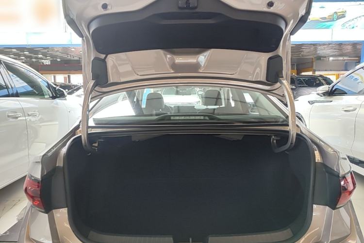 Used Volkswagen Sagitar 2025 300TSI DSG Excellence Edition Trunk