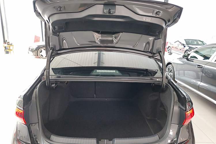 Used Volkswagen Sagitar 2025 300TSI DSG Excellence Edition Trunk