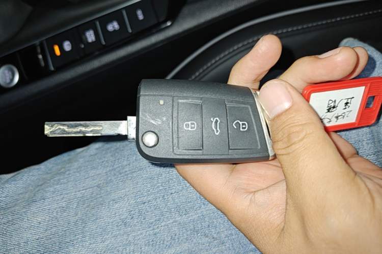 Used Volkswagen Sagitar 2025 Revised Version 2 300TSI DSG Excellence Edition Vehicle Key