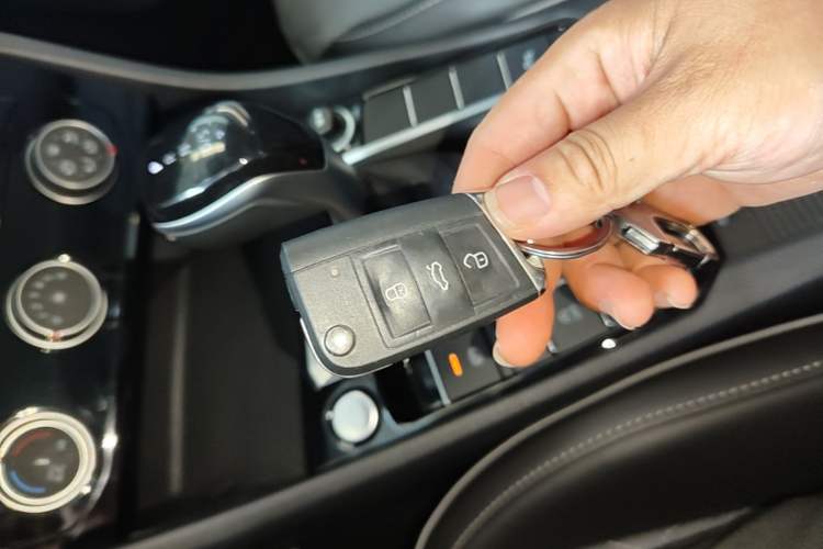 Used Volkswagen Sagitar 2025 300TSI DSG Excellence Edition Vehicle Key