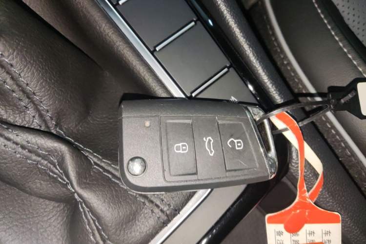 Used Volkswagen Sagitar 2025 300TSI DSG Excellence Edition Vehicle Key