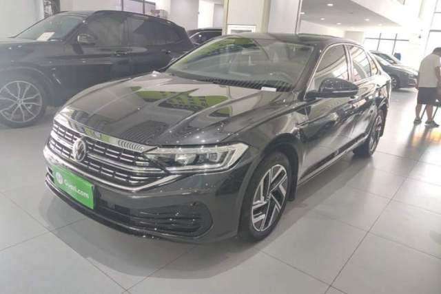 Ojetý Volkswagen Sagitar 2025 300TSI DSG Excellence Edition