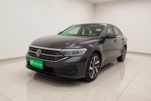 Ojetý Volkswagen Sagitar 2025 300TSI DSG Excellence Edition