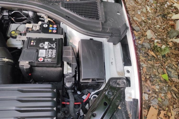 Used Volkswagen Sagitar 2025 300TSI DSG Excellence Edition Engine Bay Left