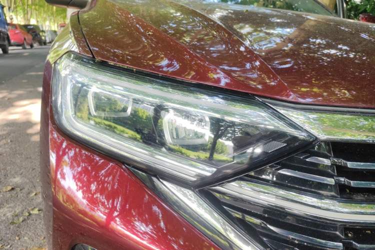 Used Volkswagen Sagitar 2025 300TSI DSG Excellence Edition Right Front Headlight