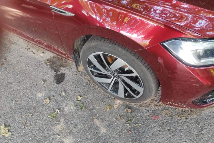 Used Volkswagen Sagitar 2025 300TSI DSG Excellence Edition Right Front Wheel Hub