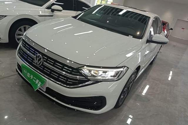 Ojetý Volkswagen Sagitar 2025 300TSI DSG Excellence Edition