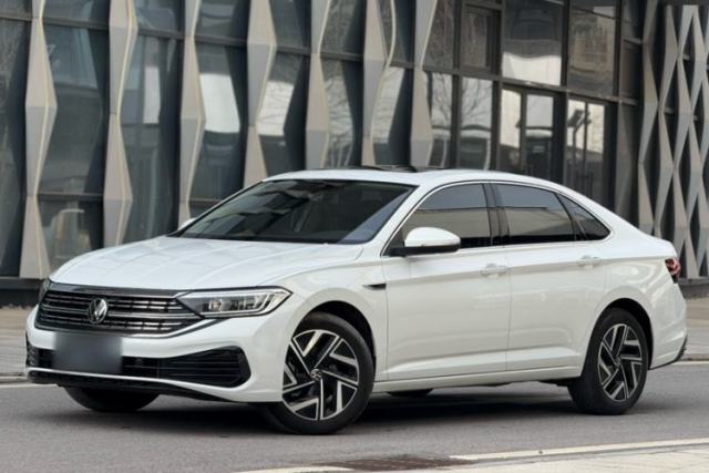 Ojetý Volkswagen Sagitar 2025 Revised 300TSI DSG Excellence Edition