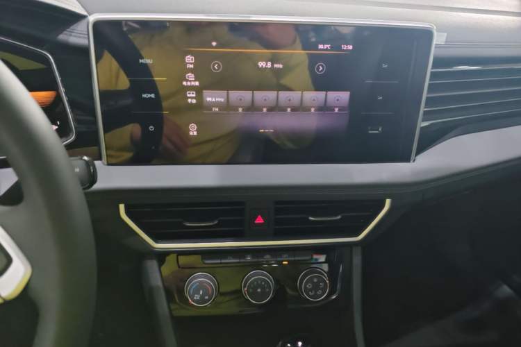 Used Volkswagen Sagitar 2025 Facelift 200TSI DSG Flyover Edition Audio And AC Panel