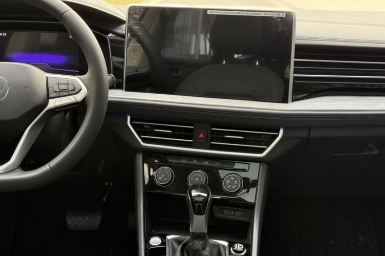 Used Volkswagen Sagitar 2025 Revised 300TSI DSG Excellence Edition Audio And AC Panel