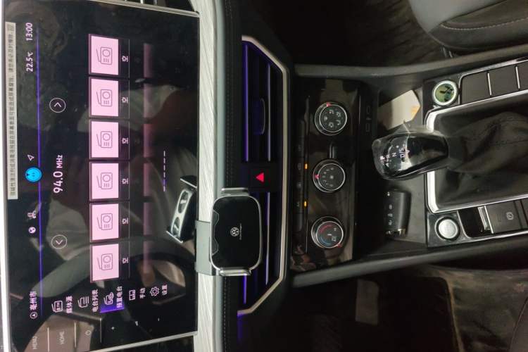 Used Volkswagen Sagitar 2025 Revised Version 2 300TSI DSG Excellence Edition Audio And AC Panel