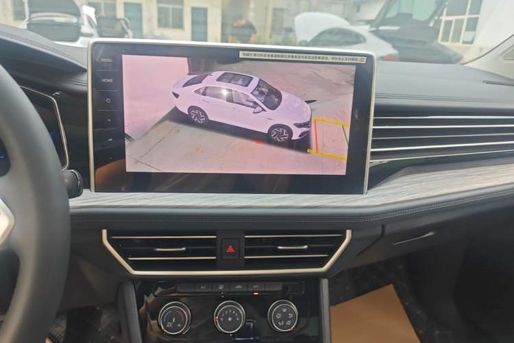 Used Volkswagen Sagitar 2025 Revised Version Three 300TSI DSG Excellence Edition Audio And AC Panel