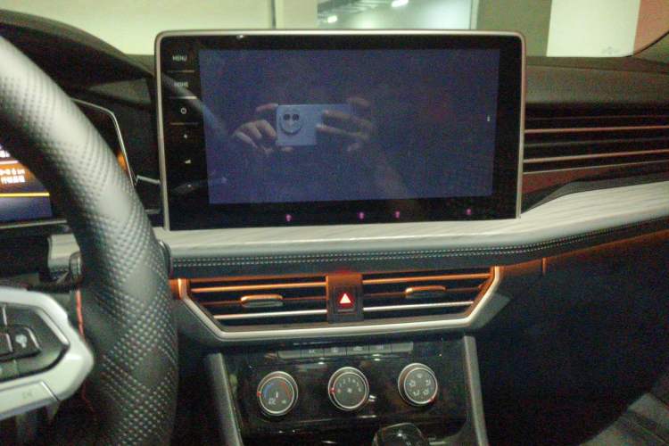 Used Volkswagen Sagitar 2025 Revised Version Three 300TSI DSG Excellence Edition Audio And AC Panel