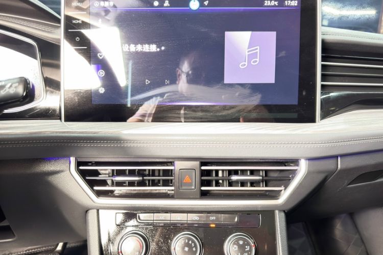 Used Volkswagen Sagitar 2025 300TSI DSG Excellence Edition Audio And AC Panel