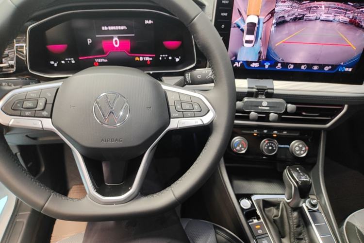 Used Volkswagen Sagitar 2025 Revised 300TSI DSG Excellence Edition Center Console
