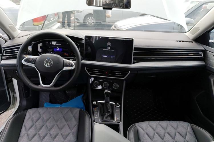 Used Volkswagen Sagitar 2025 Revised Version Three 300TSI DSG Excellence Edition Center Console