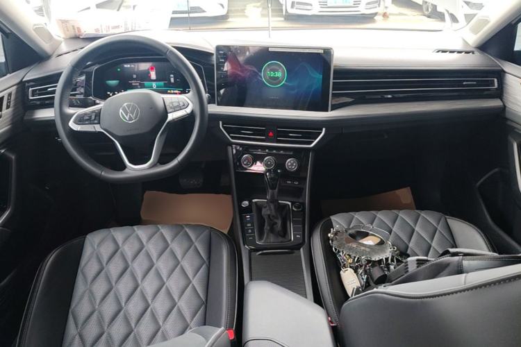 Used Volkswagen Sagitar 2025 300TSI DSG Excellence Edition Center Console