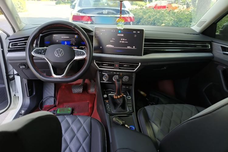 Used Volkswagen Sagitar 2025 Revised 300TSI DSG Excellence Edition Center Console