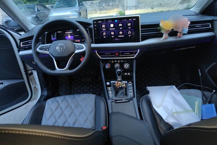 Used Volkswagen Sagitar 2025 Revised Version 2 300TSI DSG Excellence Edition Center Console