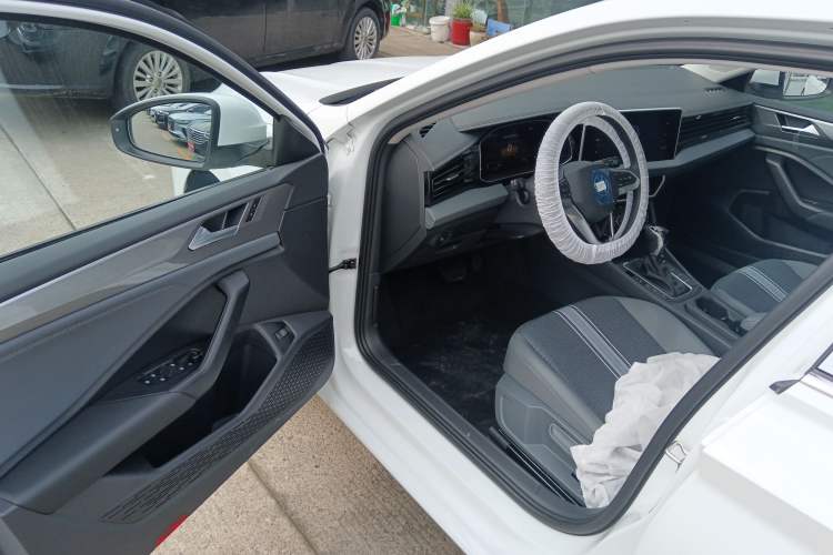 Used Volkswagen Sagitar 2025 Facelift 200TSI DSG Flyover Edition Driver Seat