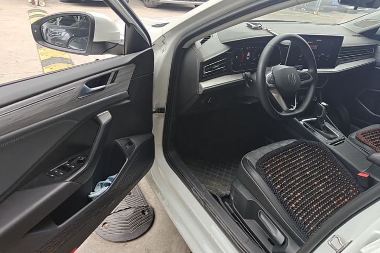 Used Volkswagen Sagitar 2025 300TSI DSG Excellence Edition Driver Seat