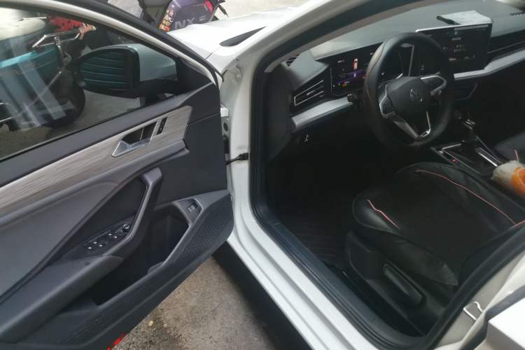 Used Volkswagen Sagitar 2025 300TSI DSG Flyover Edition Driver Seat