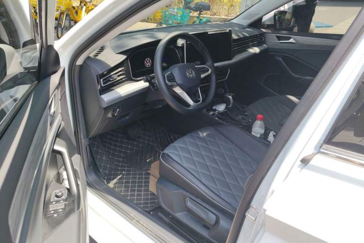 Used Volkswagen Sagitar 2025 Revised Version 2 300TSI DSG Excellence Edition Driver Seat