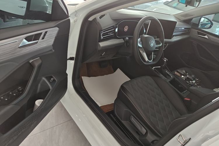 Used Volkswagen Sagitar 2025 300TSI DSG Excellence Edition Driver Seat