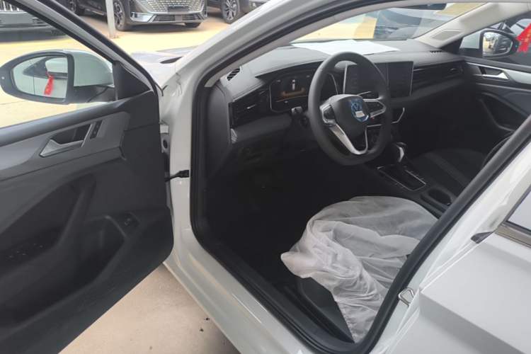 Used Volkswagen Sagitar 2025 Facelift 200TSI DSG Flyover Edition Driver Seat
