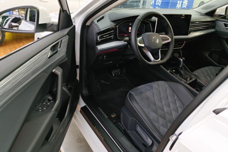 Used Volkswagen Sagitar 2025 Revised 300TSI DSG Excellence Edition Driver Seat