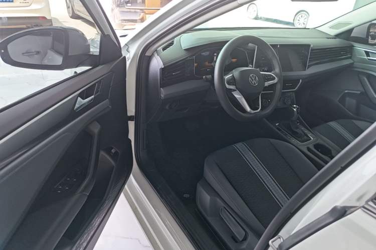 Used Volkswagen Sagitar 2025 Facelifted 300TSI DSG Flyover Edition Driver Seat