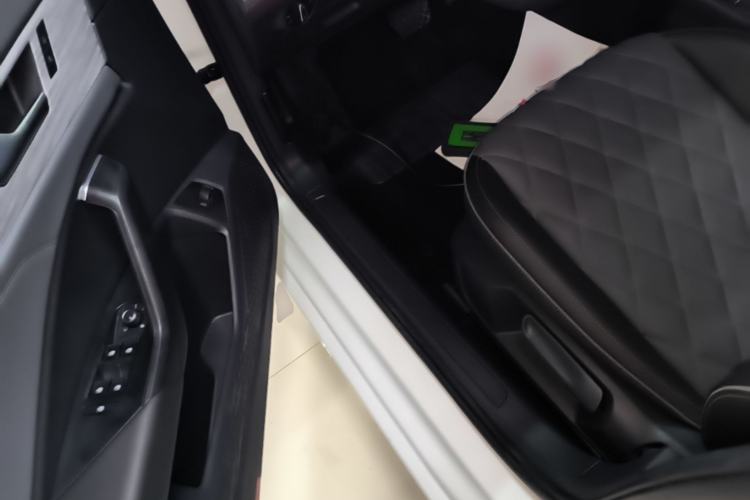 Used Volkswagen Sagitar 2025 300TSI DSG Excellence Edition Driver Seat