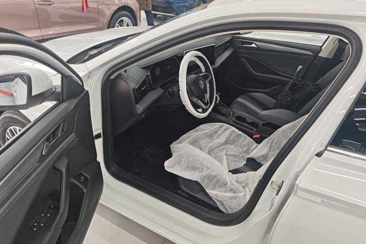 Used Volkswagen Sagitar 2025 Facelift 200TSI DSG Flyover Edition Driver Seat