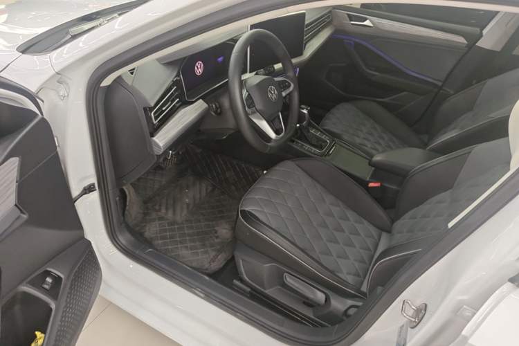 Used Volkswagen Sagitar 2025 Revised Version 2 300TSI DSG Excellence Edition Driver Seat