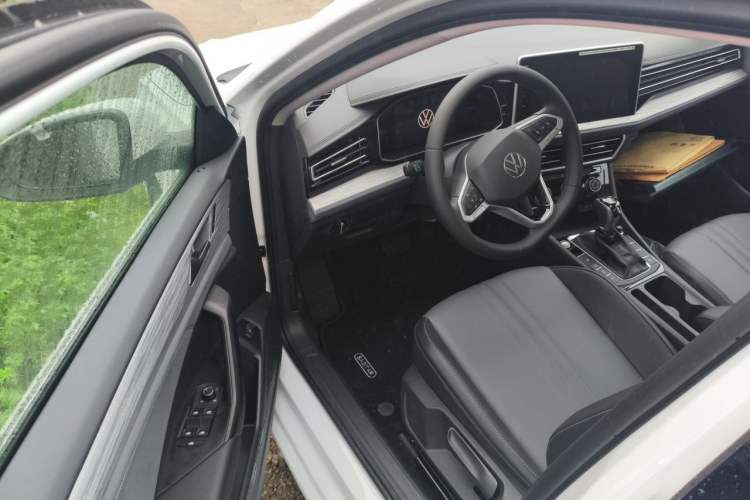 Used Volkswagen Sagitar 2025 Revised Version 2 300TSI DSG Excellence Edition Driver Seat