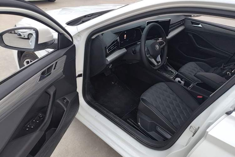 Used Volkswagen Sagitar 2025 Revised Version Three 300TSI DSG Excellence Edition Driver Seat