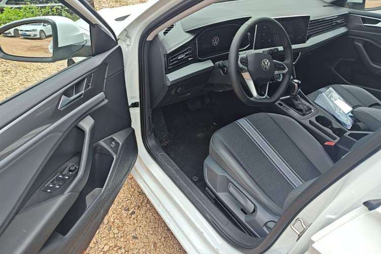 Used Volkswagen Sagitar 2025 200TSI DSG Flyover Edition Driver Seat