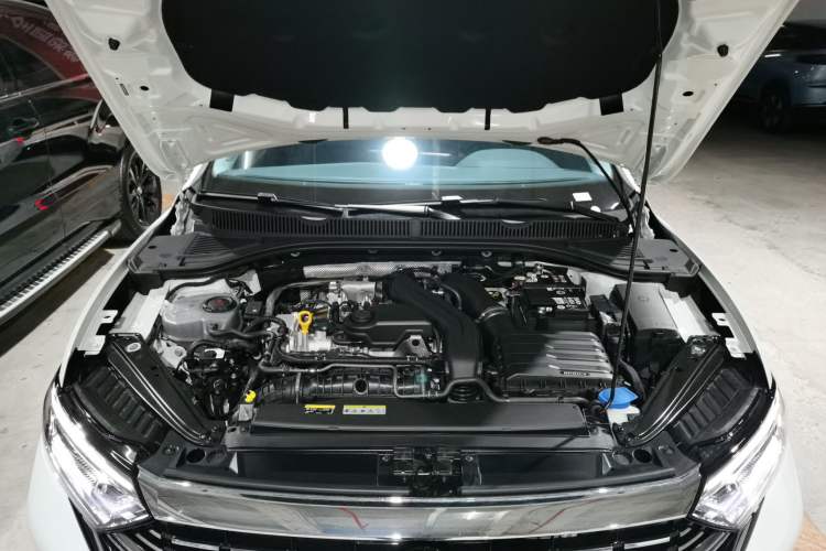 Used Volkswagen Sagitar 2025 Revised Version Three 300TSI DSG Excellence Edition Engine Bay