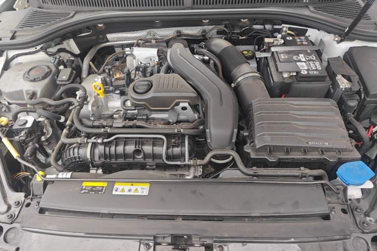 Used Volkswagen Sagitar 2025 Revised 300TSI DSG Excellence Edition Engine Bay